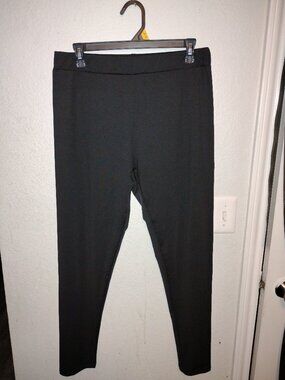 Basic black women's leggings